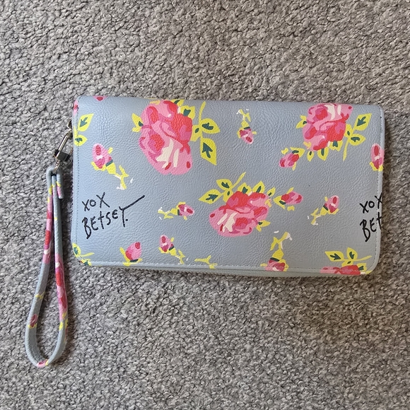 Betsey Johnson Floral Blue Wristlet Wallet  Countryside Chic Cottagecore - Picture 2 of 5